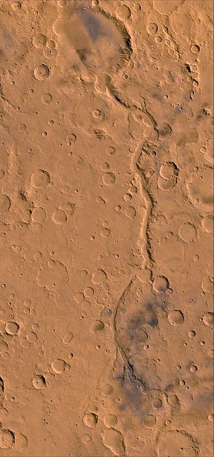 An image of a Martian valley, known as the Ma'adim Vallis